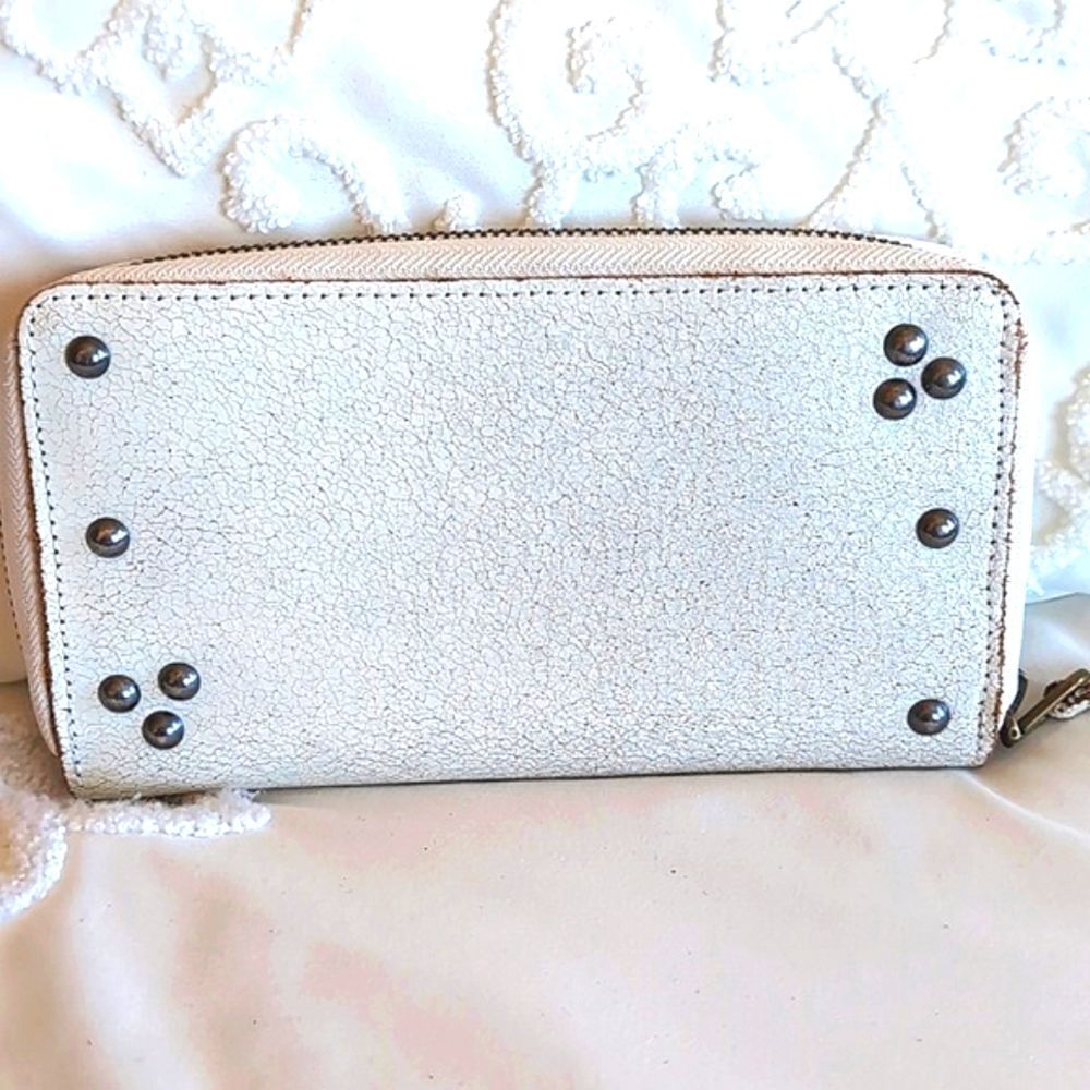 POLO Ralph Lauren Jewel/ Studded Ivory Distressed Zip Around Wallet NWOT - Picture 5 of 13